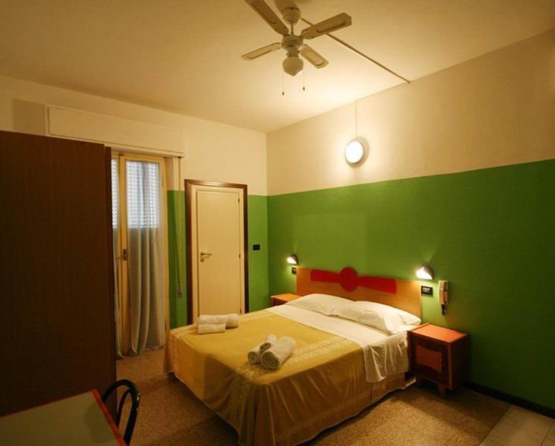 Hotel Berna 里米尼 外观 照片